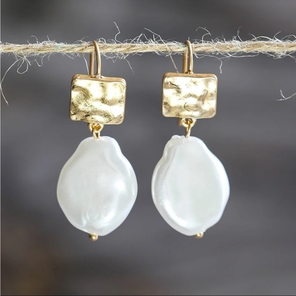 BOHO Unique White Pearl Drop Earrings - Picture 1 of 5